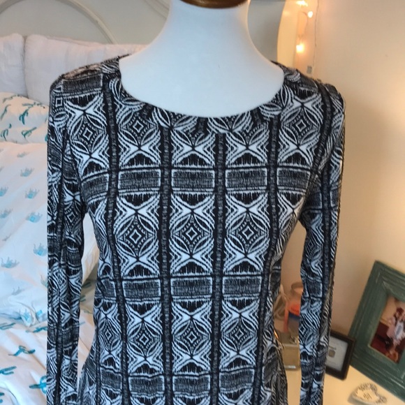 Long top black and white - Picture 2 of 3